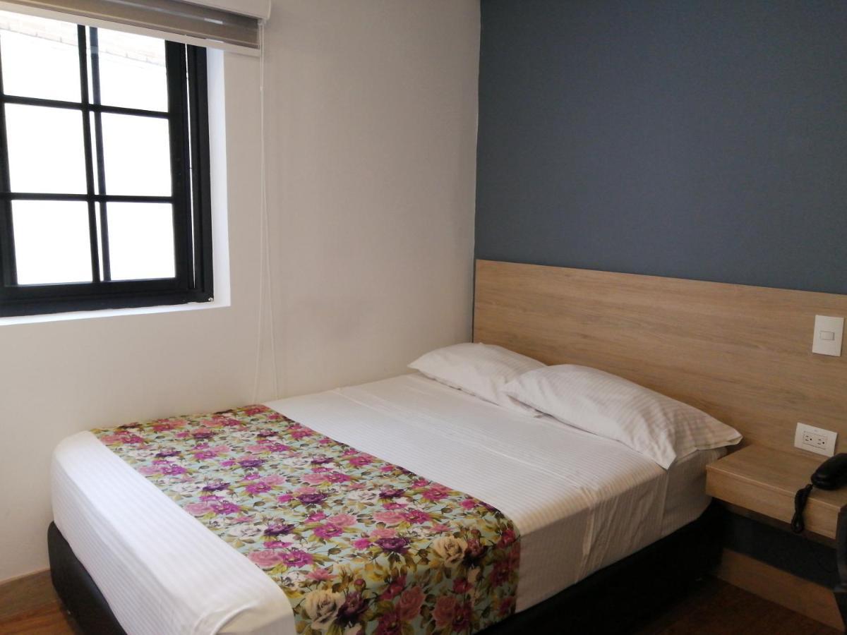 Hotel Poma Rosa เมเดยิน ภายนอก รูปภาพ