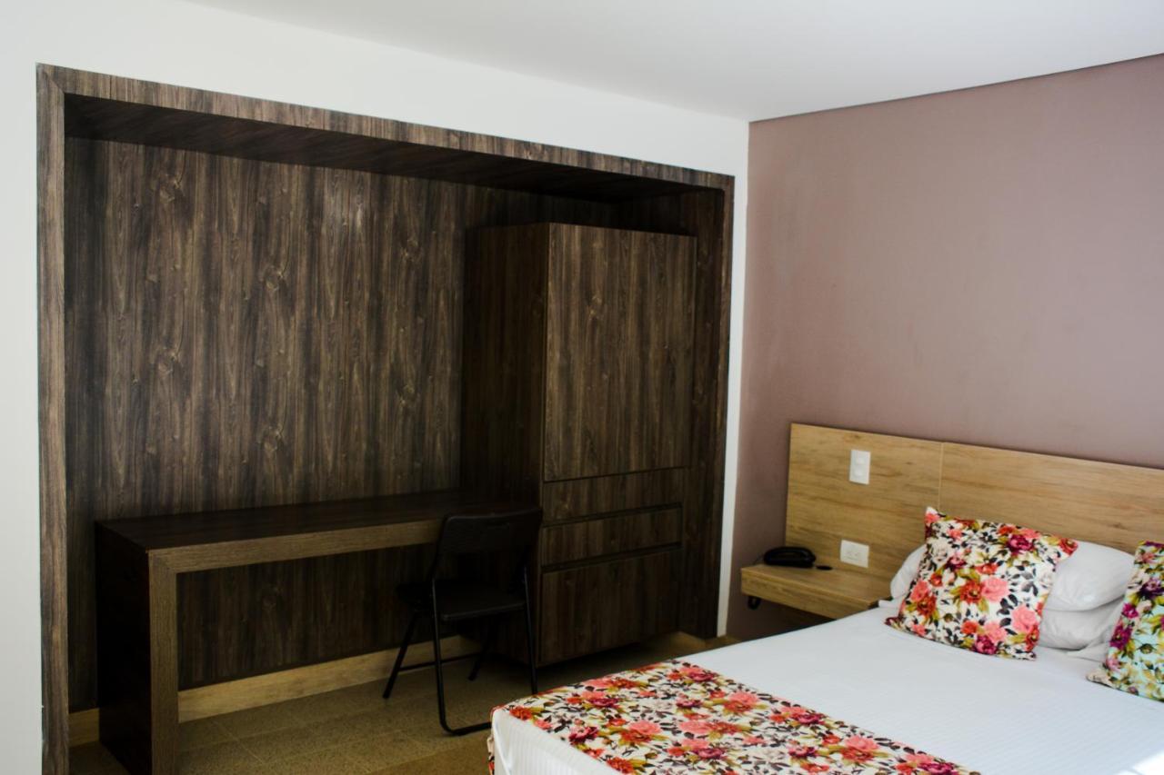 Hotel Poma Rosa เมเดยิน ภายนอก รูปภาพ