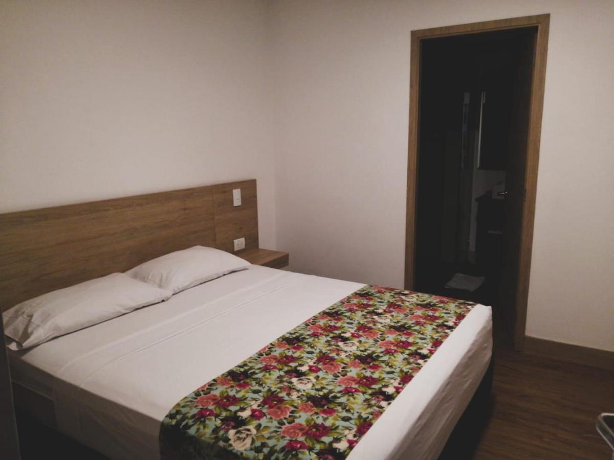Hotel Poma Rosa เมเดยิน ภายนอก รูปภาพ