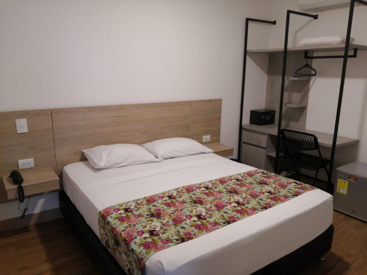 Hotel Poma Rosa เมเดยิน ภายนอก รูปภาพ