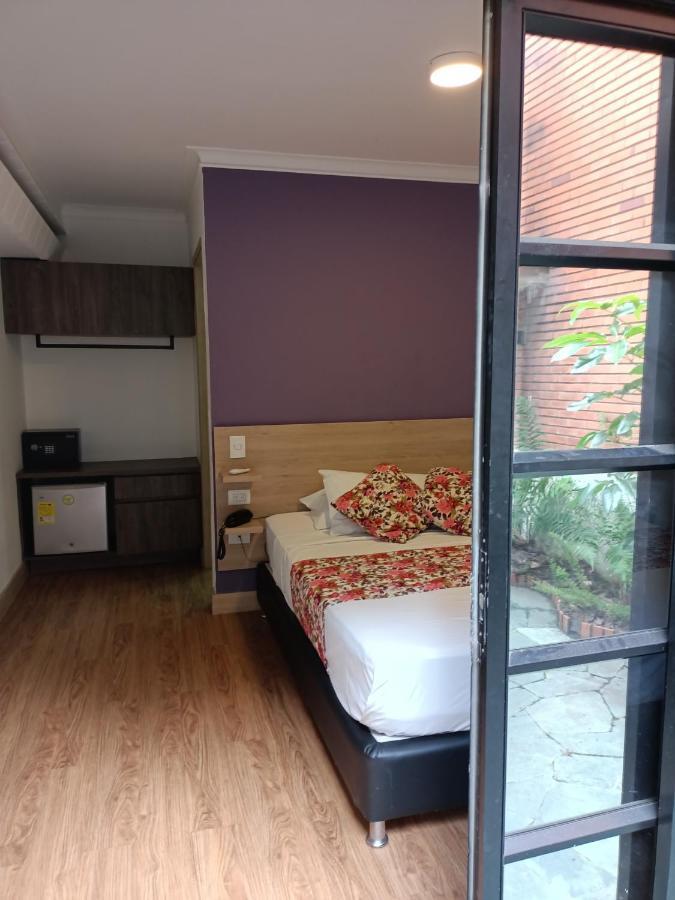 Hotel Poma Rosa เมเดยิน ภายนอก รูปภาพ