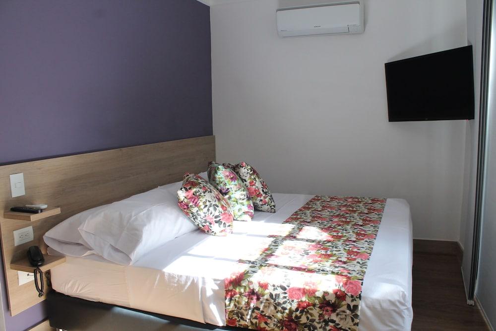 Hotel Poma Rosa เมเดยิน ภายนอก รูปภาพ