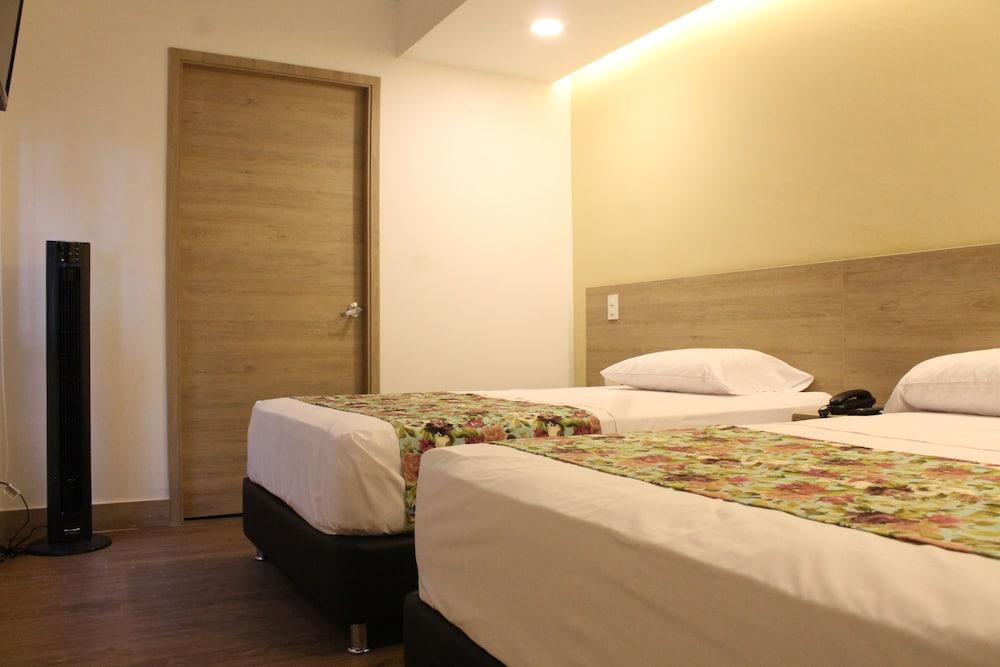 Hotel Poma Rosa เมเดยิน ภายนอก รูปภาพ