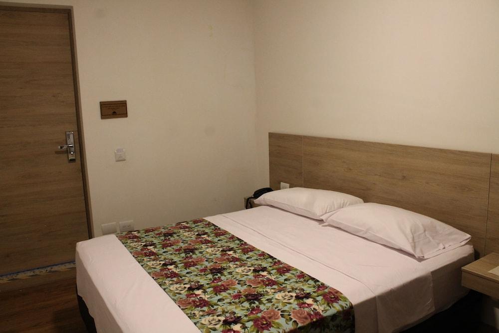 Hotel Poma Rosa เมเดยิน ภายนอก รูปภาพ