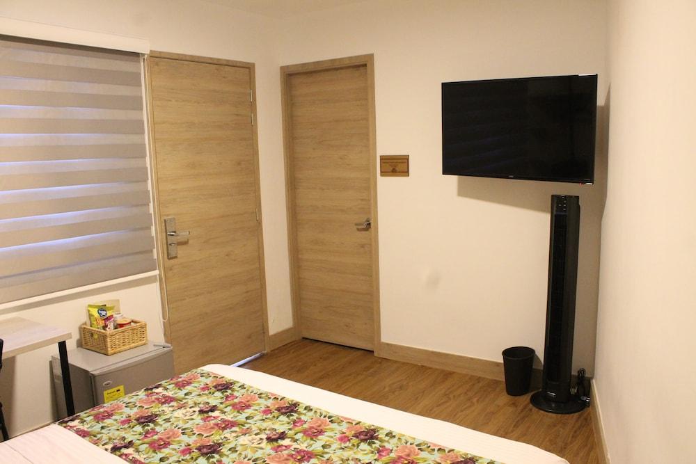 Hotel Poma Rosa เมเดยิน ภายนอก รูปภาพ