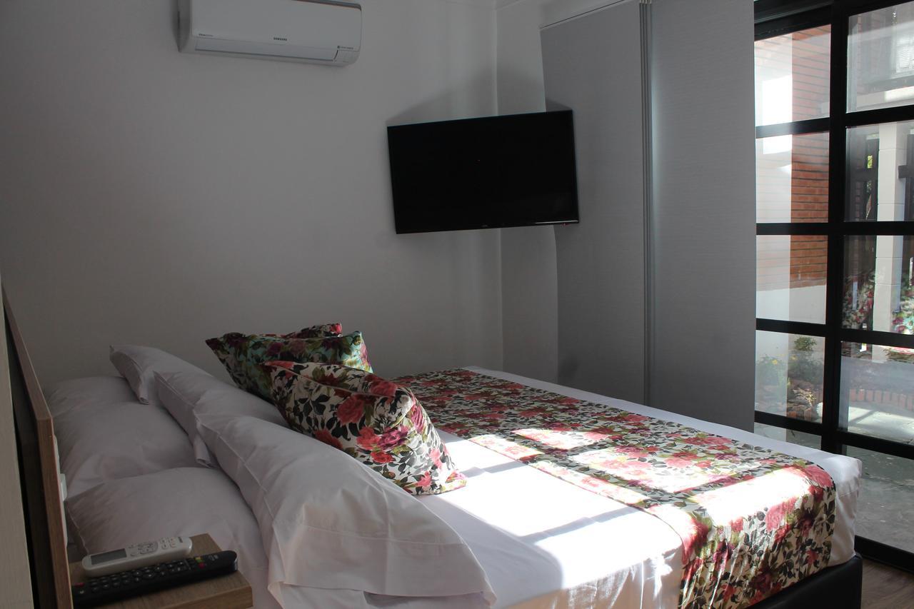 Hotel Poma Rosa เมเดยิน ภายนอก รูปภาพ